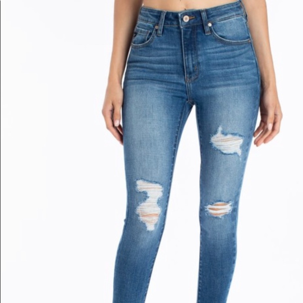 Light Distressed Kancan Jeans